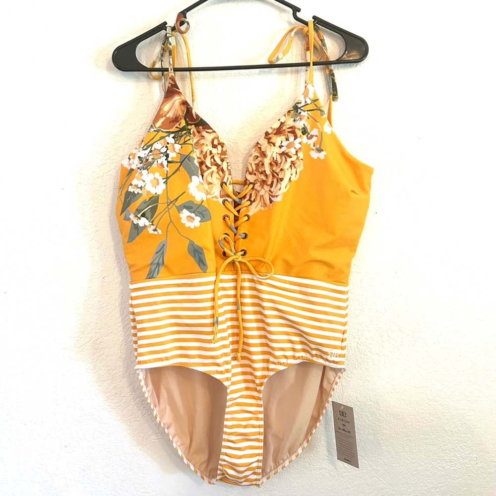 NWT Albion The Rachel - One Piece Size XL